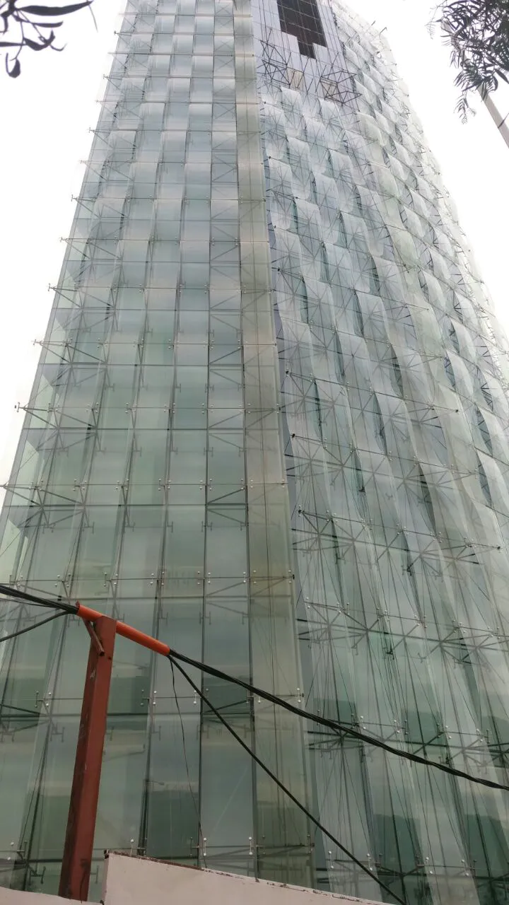 8mm clear tempered curved+1.52mm clear PVB+8mm clear tempered curved laminated glass curtail wall